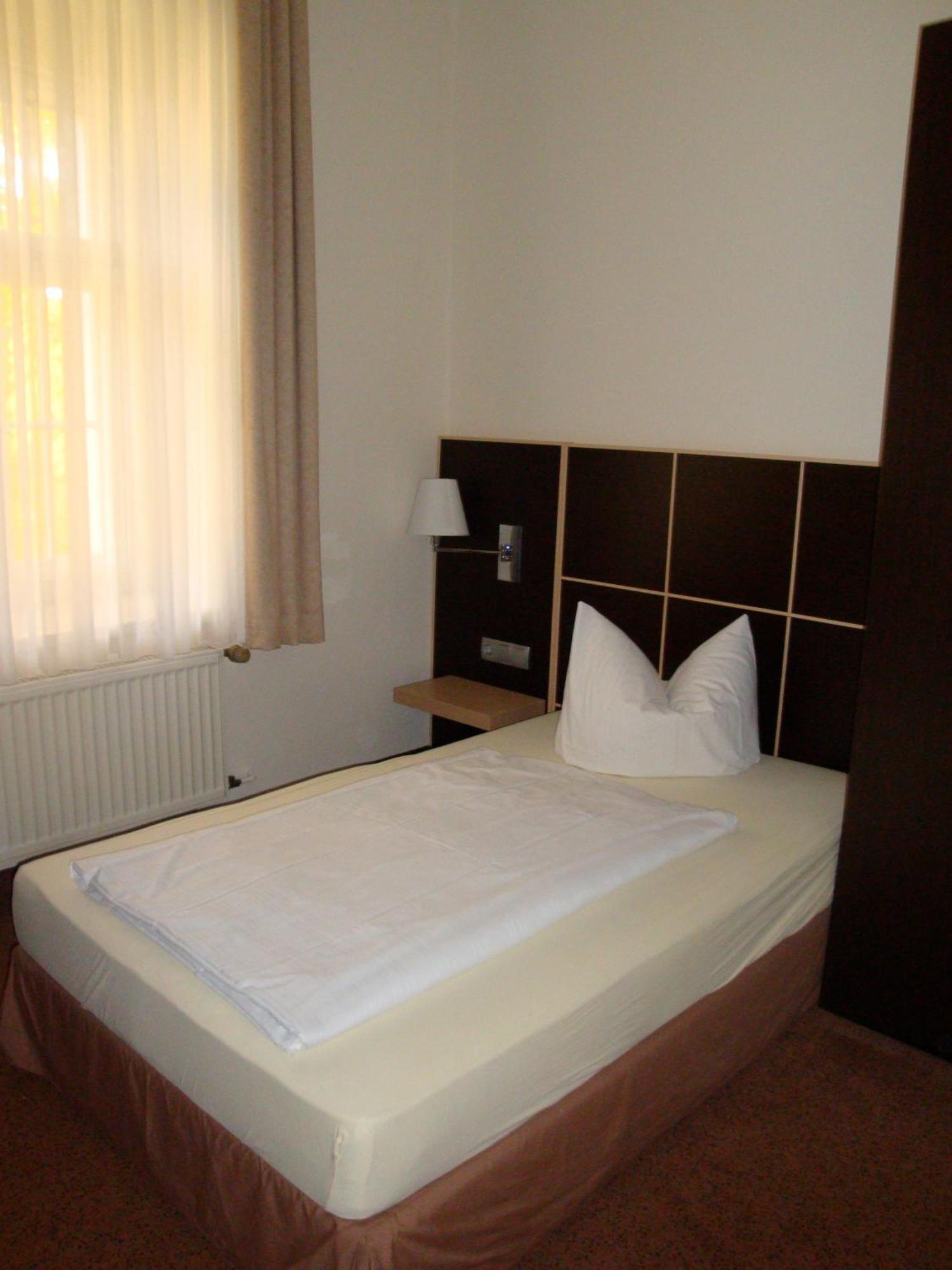 Hotel Landhaus Schlachtensee Berlin Bagian luar foto