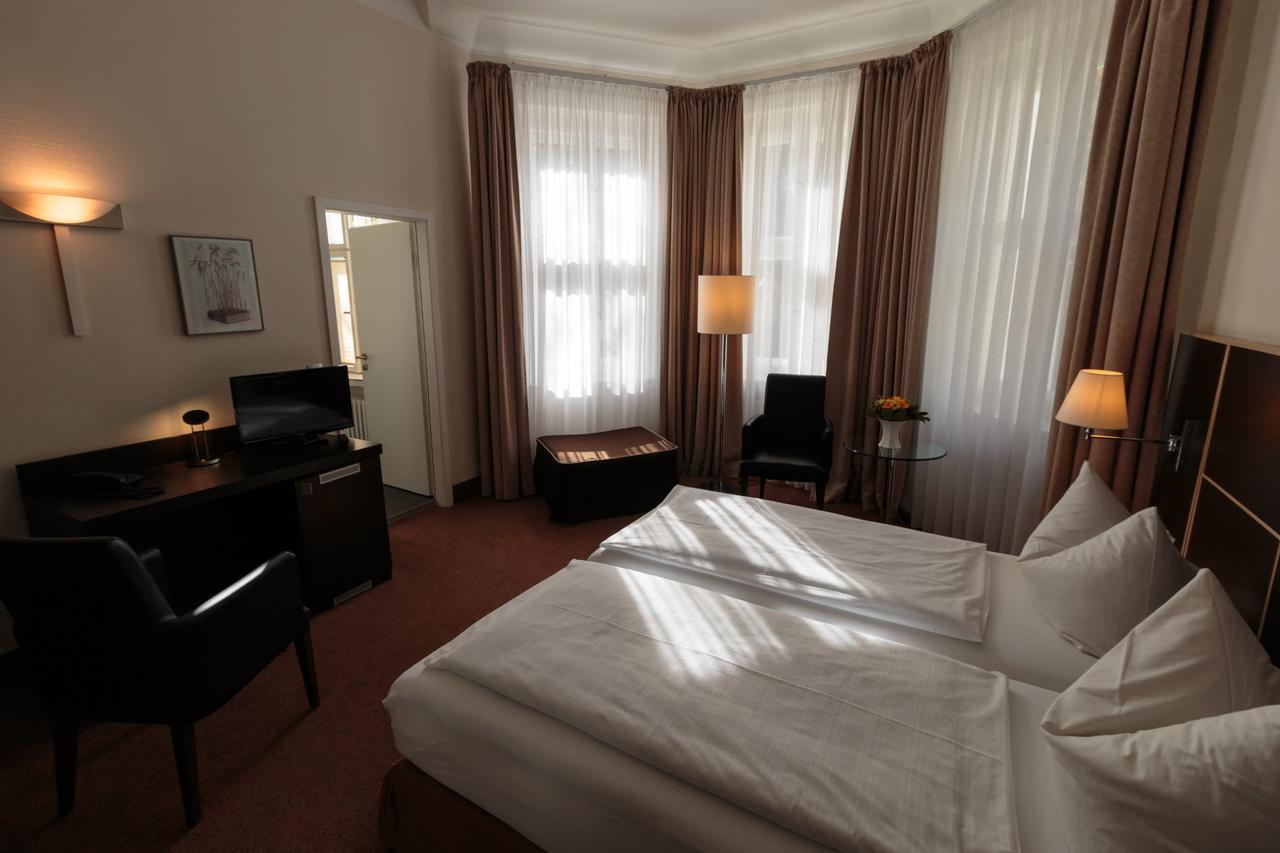 Hotel Landhaus Schlachtensee Berlin Bagian luar foto